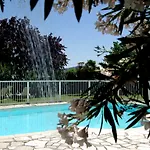 Hotel Logis La Bastide Des Monges