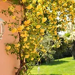 Logis La Bastide Des Monges
