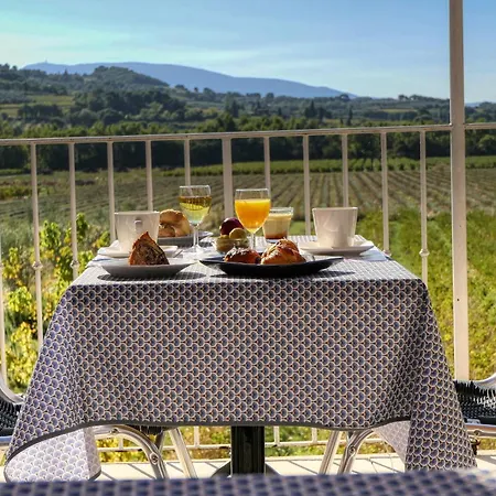 ホテル Logis La Bastide Des Monges ニヨン