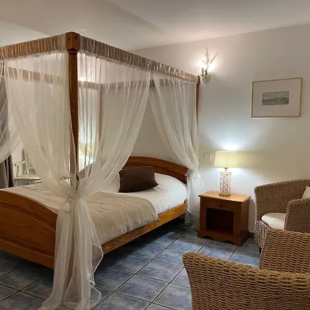 ホテル Logis La Bastide Des Monges 3*