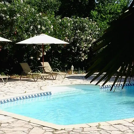 ホテル Logis La Bastide Des Monges ニヨン