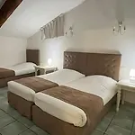 Hotel La Bastide Des Monges 3*