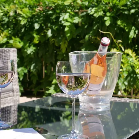 Hotel Logis La Bastide Des Monges 3*