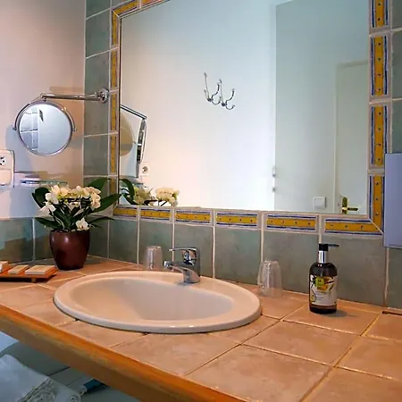 Logis La Bastide Des Monges 3* Nyons