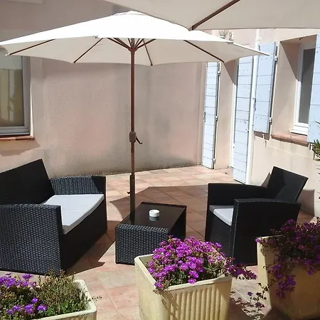 Hotel Logis La Bastide Des Monges