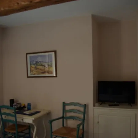 Отель Logis La Bastide Des Monges
