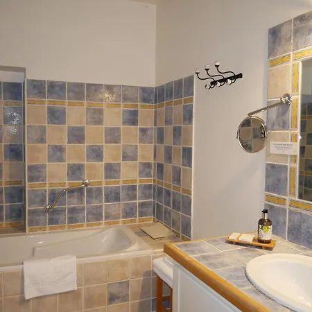Hotell Logis La Bastide Des Monges 3*