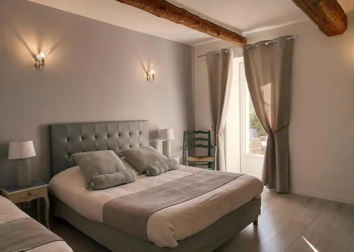 Hotel Logis La Bastide Des Monges 3*