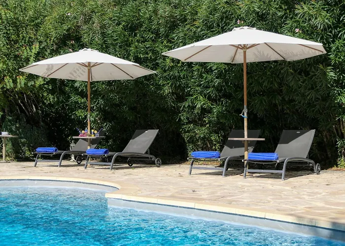 Hotel Logis La Bastide Des Monges
