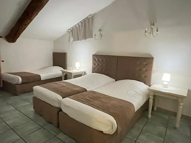 Hotel Logis La Bastide Des Monges 3*