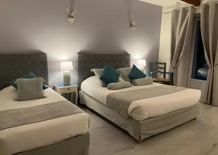 Hotel Logis La Bastide Des Monges 3*