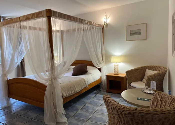 Logis La Bastide Des Monges 3*
