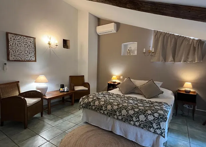 Logis La Bastide Des Monges
