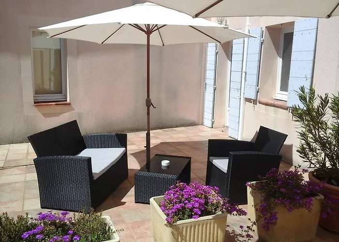 Hotel Logis La Bastide Des Monges